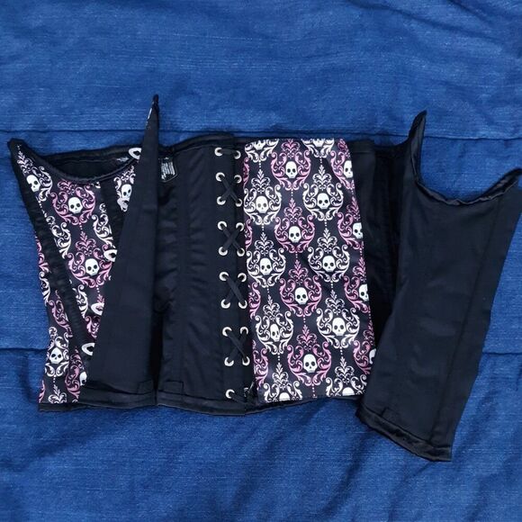 🆕️ 31"-34" Lavish XL underbust corset black pink white satin skulls corset busk - Picture 6 of 9